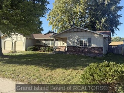 2812 Kingston Cir, Grand Island, NE, 68803-2510 | Card Image