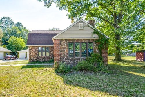 1046 Hudson Rd, Kent, OH, 44240-2103 | Card Image