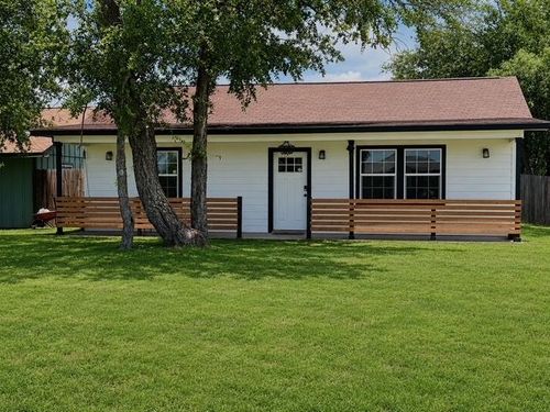 6811 River Oaks Dr, Kingsland, TX, 78639-4340 | Card Image