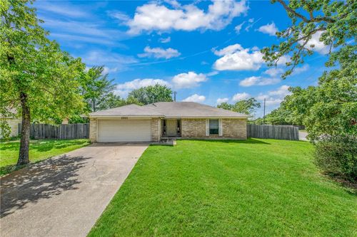 1011 Val Verde Dr, College Station, TX, 77845-5127 | Card Image