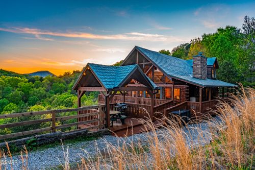 2612 Blanket Mountain Way, Sevierville, TN, 37862-8177 | Card Image