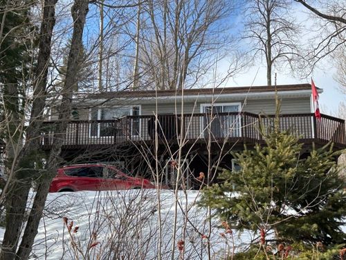 475 Chapman Dr, Burks Falls, ON, P0A1C0 | Card Image