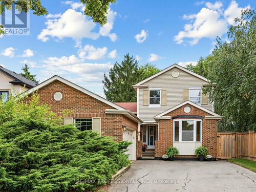 4108 Rolling Valley Dr, Mississauga, ON, L5L2K9 | Card Image