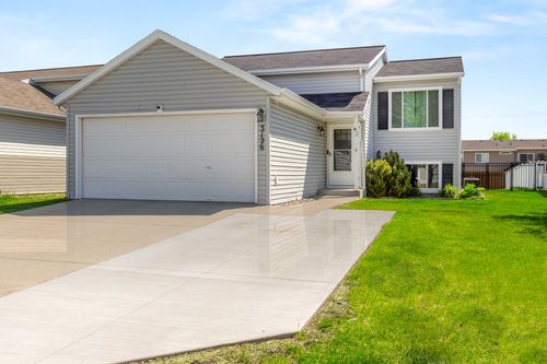 3126 32nd St S, Moorhead, MN, 56560-6958 | Card Image