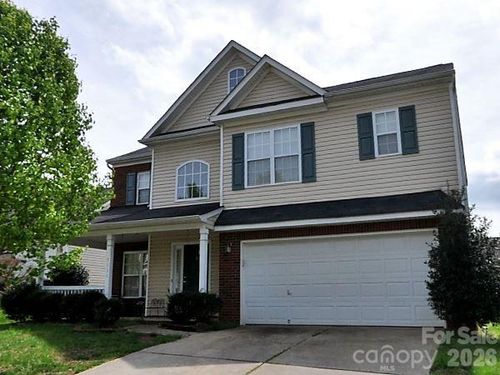 9534 Bradstreet Commons Way, Charlotte, NC, 28215-7300 | Card Image