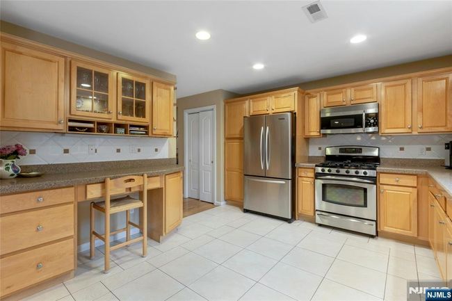 549 Alosio Dr, House other with 4 bedrooms, 4 bathrooms and null parking in River Vale NJ | Image 8