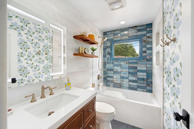 602 E Park Ave, House other with 3 bedrooms, 2 bathrooms and 2 parking in Elmhurst IL | Image 12
