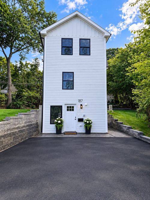 187-187 Saint Mary St, Needham, MA, 02494-3128 | Card Image