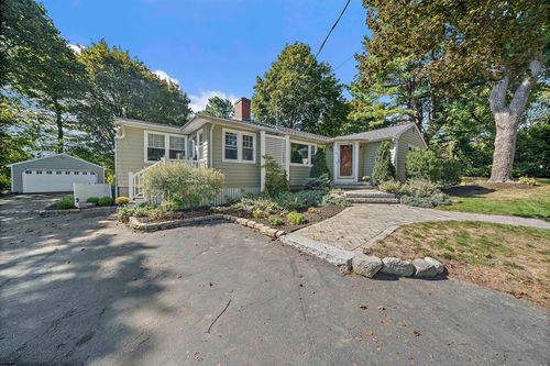 10 Newhall Rd, Lynnfield, MA, 01940-2102 | Card Image