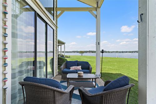 142 April Point Dr S, Montgomery, TX, 77356-5853 | Card Image