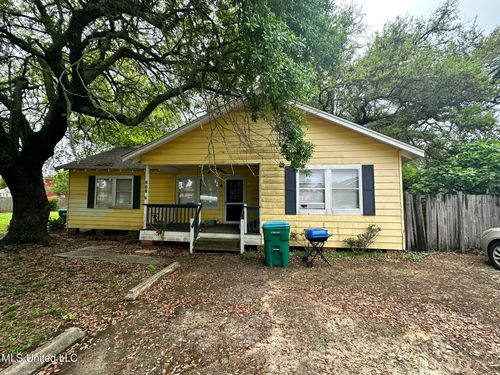 909 39th Ave, Gulfport, MS, 39501-1403 | Card Image