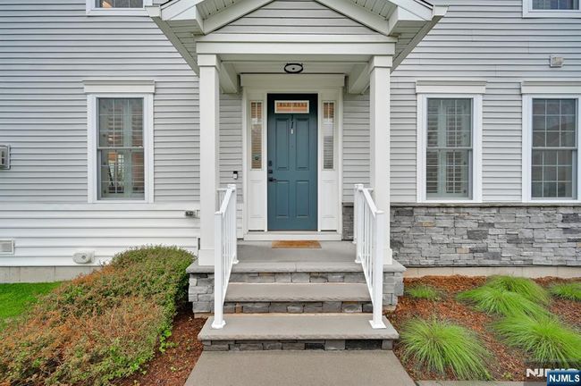 11 Aspen Dr, Townhouse with 3 bedrooms, 4 bathrooms and null parking in Cedar Grove NJ | Image 4