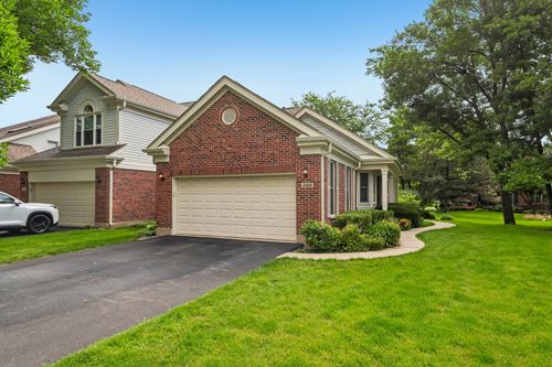 2109 N Charter Point Drive, Arlington Heights, IL, 60004 | Card Image