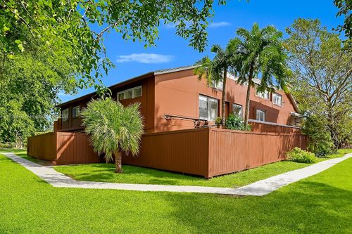 b57-6914 Sw 114th Pl, Miami, FL, 33173-1813 | Card Image