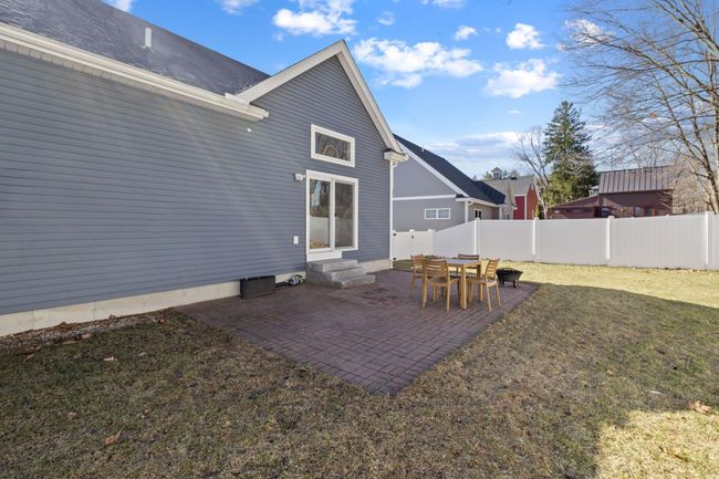 12 Red Barn Dr, House other with 3 bedrooms, 3 bathrooms and null parking in Dover NH | Image 37