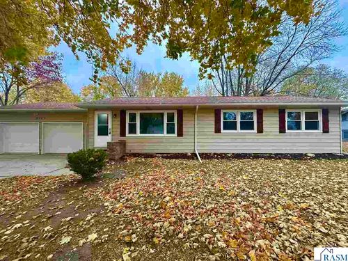 2107 Stade Ln, Fairmont, MN, 56031-3229 | Card Image