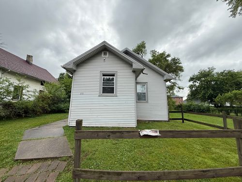 201 N Cottage Ave, Kankakee, IL, 60901-4328 | Card Image