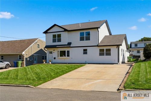 48 Kendall Dr, Parlin, NJ, 08859-1182 | Card Image