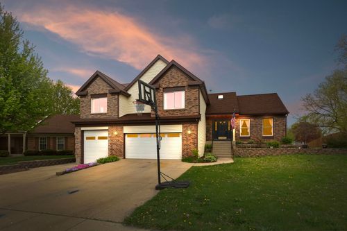 6 Cambridge Ct, Cary, IL, 60013-1907 | Card Image