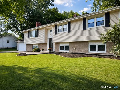 6 Liberty Ter, North Haven, CT, 06473-2123 | Card Image