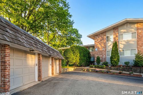 49-49 Southport Woods Dr, Southport, CT, 06890-1117 | Card Image