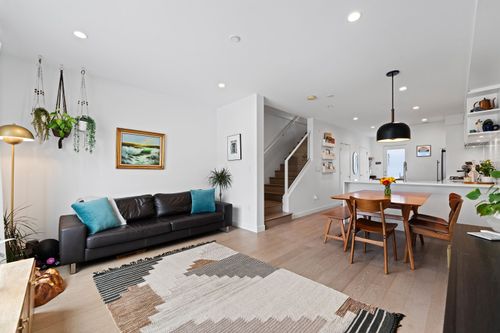 215-311 E 16th Ave, Vancouver, BC, V5T2T7 | Card Image