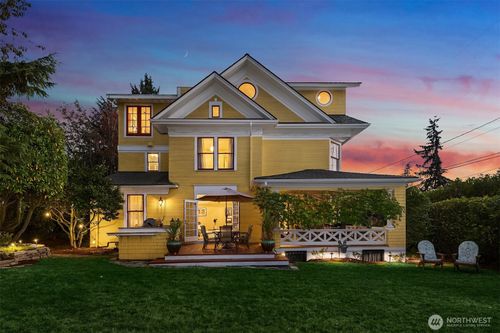 726 12th Avenue E, Seattle, WA, 98102 | Card Image