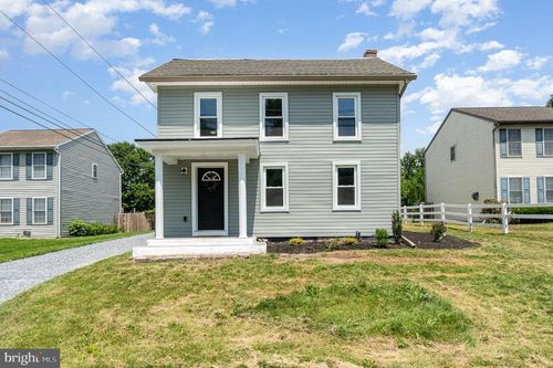 320 Race St, BAINBRIDGE, PA, 17502-9302 | Card Image
