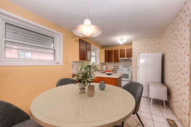 20 Lamella Rd, House other with 3 bedrooms, 2 bathrooms and 5 parking in Etobicoke ON | Image 9