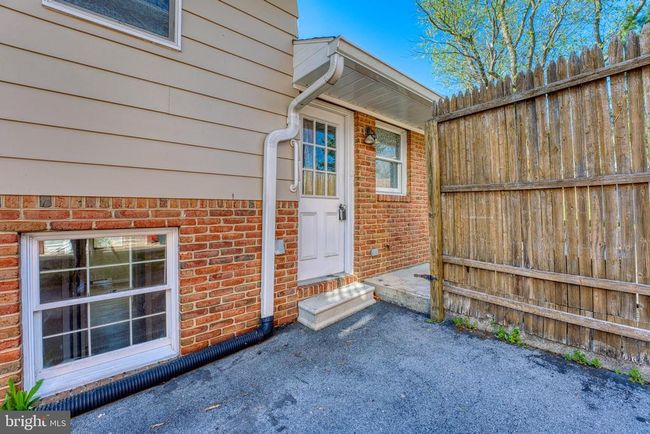100 S High St, House other with 4 bedrooms, 2 bathrooms and null parking in FUNKSTOWN MD | Image 5