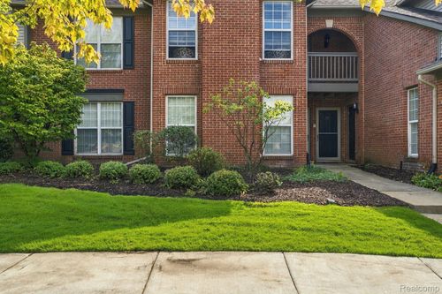 28067 Carlton Way Dr, Novi, MI, 48377-2632 | Card Image