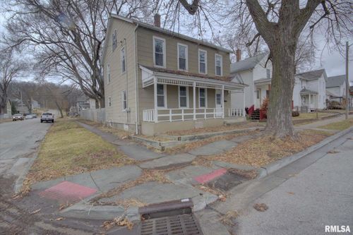 1236 W 7th St, Davenport, IA, 52802-1326 | Card Image