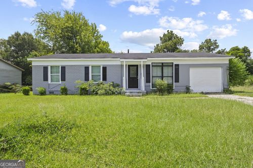 2830 Village Green Dr, Macon, GA, 31206-8218 | Card Image
