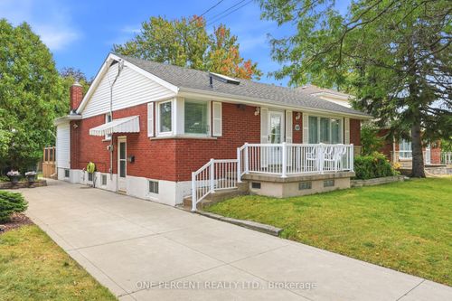 137 Terrace Dr, Hamilton, ON, L9A2Y8 | Card Image