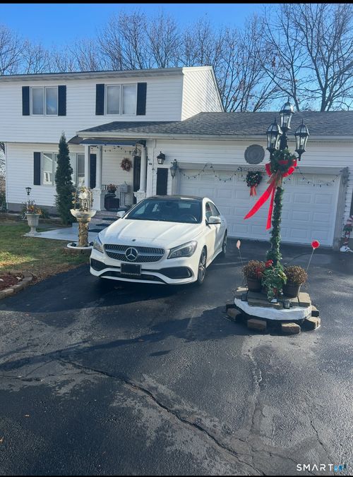 135 Pheasant Rd, West Haven, CT, 06516-2925 | Card Image