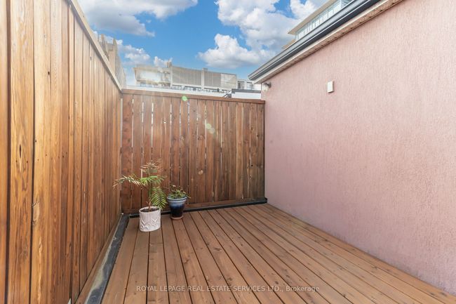 12 - 1968 Bloor St W, House attached with 3 bedrooms, 3 bathrooms and null parking in Toronto ON | Image 42