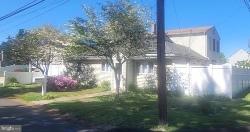 4705 Oak Ave, FEASTERVILLE TREVOSE, PA, 19053-4826 | Card Image