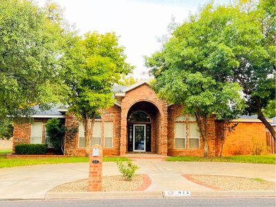 412 Sw 23rd St, House other with 4 bedrooms, 3 bathrooms and 2 parking in Seminole TX | Image 2