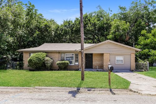 607 Dixon St, Cleburne, TX, 76033-5723 | Card Image