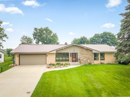 512 W Mcdamyn Cir, WINNEBAGO, IL, 61088-8546 | Card Image