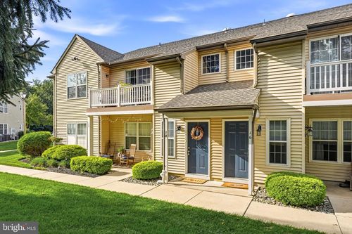 18 Crestmont Dr, MANTUA, NJ, 08051-2156 | Card Image