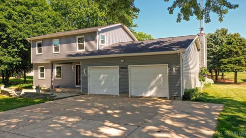 48W142 Milnamow Dr, Maple Park, IL, 60151-9200 | Card Image