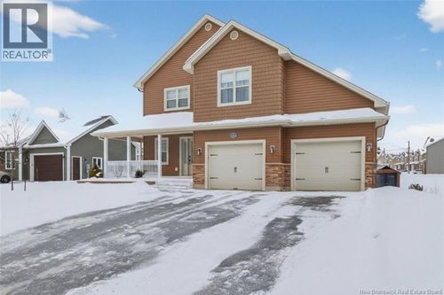 124 Larochelle St, Dieppe, NB, E1A8Y5 | Card Image