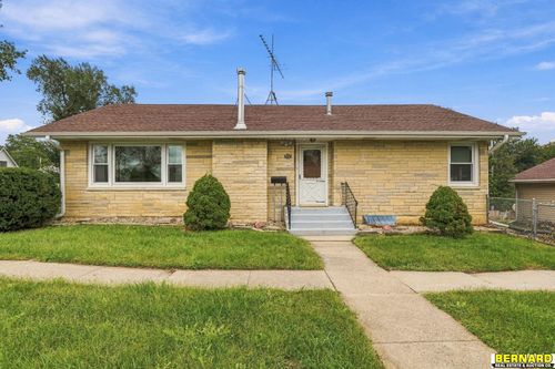 682 Chestnut St, Syracuse, NE, 68446-9001 | Card Image
