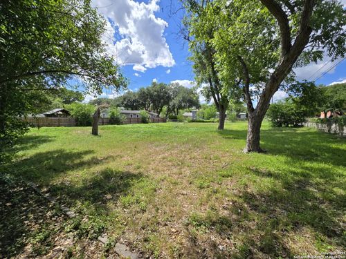 102 Leisure Dr, Balcones Heights, TX, 78201-6805 | Card Image
