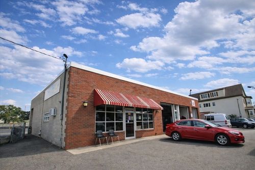 284 S Broadway, Lawrence, MA, 01843-2634 | Card Image