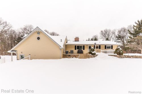 10120 Hyne Rd, Brighton, MI, 48114-9658 | Card Image