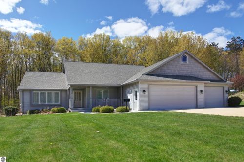 1432 Nightingale Ln, Kingsley, MI, 49649-9272 | Card Image