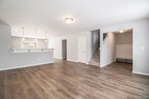 207 Kingsberry Ct, Blissfield, MI, 49228-1255 | Card Image