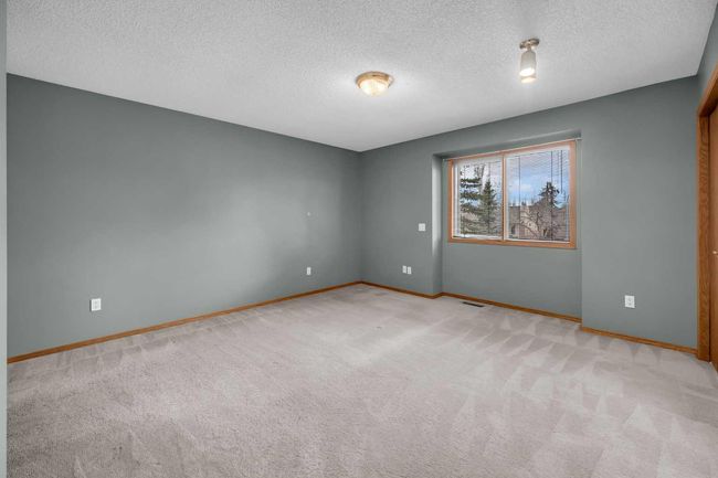 60 Mckenna Manor Se, Home with 2 bedrooms, 2 bathrooms and 4 parking in Calgary AB | Image 19